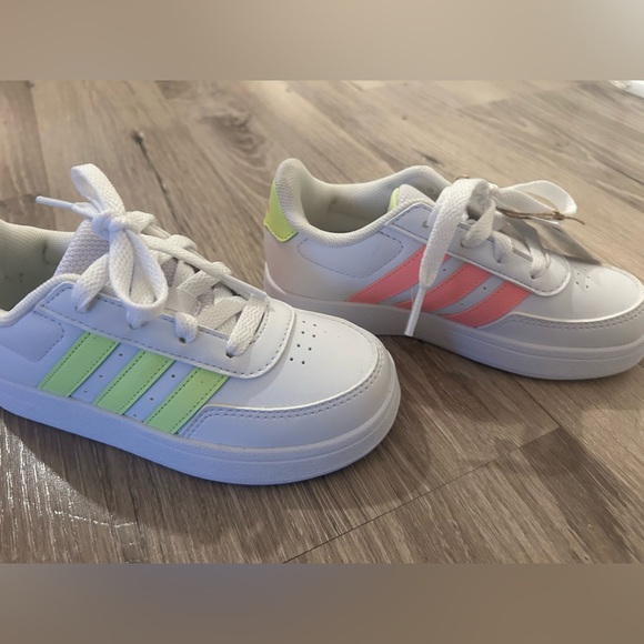 Adidas Kids White and Pink Sneakers size 11 NWT - Picture 4 of 5